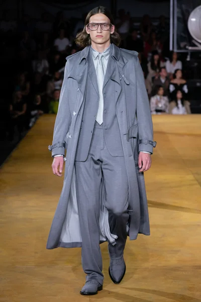 Look 38